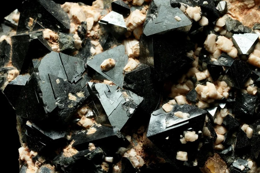 Types of Black Rocks